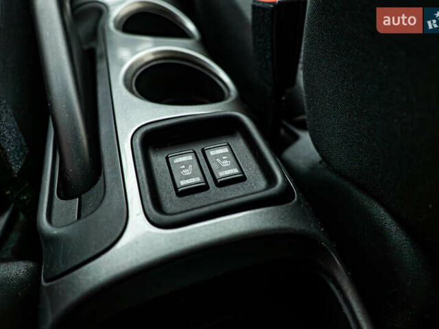 Серый Ниссан Жук, объемом двигателя 1.6 л и пробегом 60 тыс. км за 13170 $, фото 16 на Automoto.ua