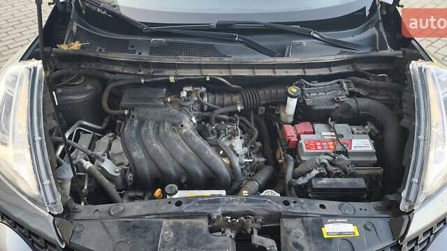 Сірий Ніссан Жук, об'ємом двигуна 1.6 л та пробігом 69 тис. км за 14000 $, фото 17 на Automoto.ua