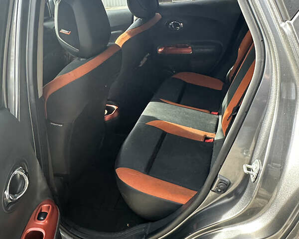 Серый Ниссан Жук, объемом двигателя 1.6 л и пробегом 103 тыс. км за 12000 $, фото 5 на Automoto.ua