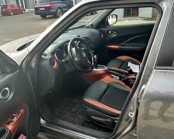 Серый Ниссан Жук, объемом двигателя 1.6 л и пробегом 103 тыс. км за 12000 $, фото 4 на Automoto.ua