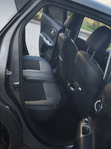 Сірий Ніссан Жук, об'ємом двигуна 1.6 л та пробігом 69 тис. км за 14000 $, фото 12 на Automoto.ua