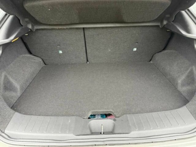 Серый Ниссан Жук, объемом двигателя 1 л и пробегом 35 тыс. км за 14000 $, фото 9 на Automoto.ua