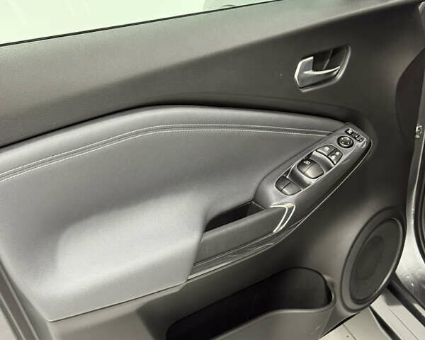 Серый Ниссан Жук, объемом двигателя 1 л и пробегом 20 тыс. км за 23000 $, фото 17 на Automoto.ua