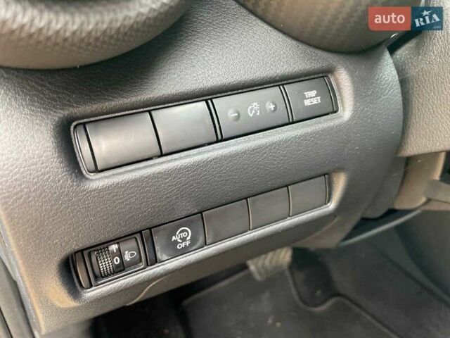 Сірий Ніссан Жук, об'ємом двигуна 1 л та пробігом 19 тис. км за 20490 $, фото 34 на Automoto.ua