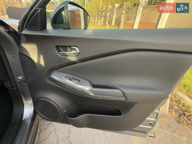 Серый Ниссан Жук, объемом двигателя 1 л и пробегом 35 тыс. км за 19900 $, фото 28 на Automoto.ua