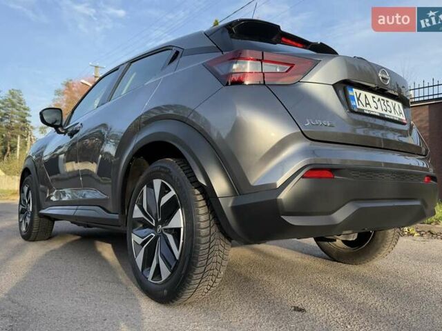 Серый Ниссан Жук, объемом двигателя 1 л и пробегом 35 тыс. км за 19900 $, фото 16 на Automoto.ua