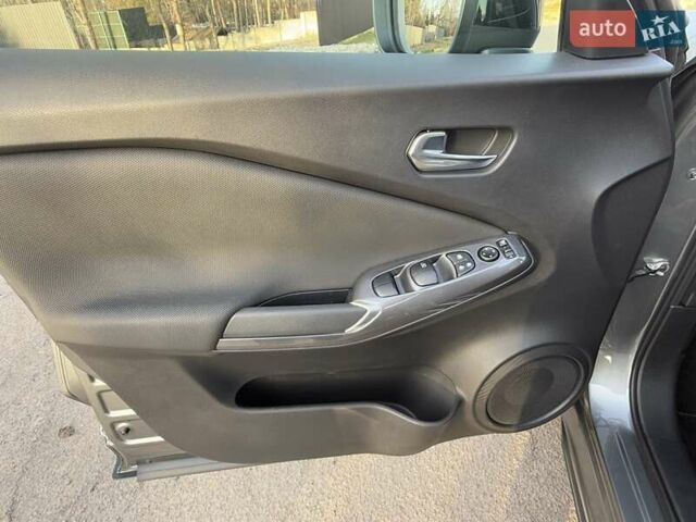 Серый Ниссан Жук, объемом двигателя 1 л и пробегом 35 тыс. км за 19900 $, фото 19 на Automoto.ua