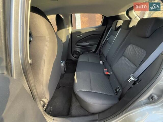 Серый Ниссан Жук, объемом двигателя 1 л и пробегом 35 тыс. км за 19900 $, фото 22 на Automoto.ua