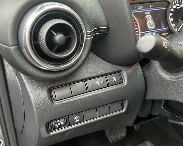 Серый Ниссан Жук, объемом двигателя 1 л и пробегом 16 тыс. км за 21062 $, фото 18 на Automoto.ua