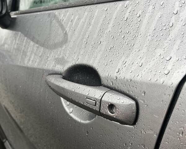 Серый Ниссан Жук, объемом двигателя 1 л и пробегом 16 тыс. км за 21062 $, фото 16 на Automoto.ua