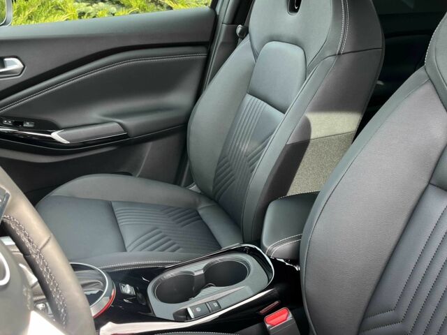 Серый Ниссан Жук, объемом двигателя 1 л и пробегом 1 тыс. км за 27128 $, фото 15 на Automoto.ua