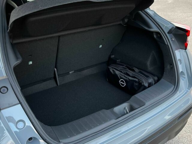 Серый Ниссан Жук, объемом двигателя 1 л и пробегом 1 тыс. км за 26074 $, фото 17 на Automoto.ua