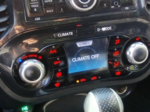 Синий Ниссан Жук, объемом двигателя 1.6 л и пробегом 204 тыс. км за 8800 $, фото 5 на Automoto.ua