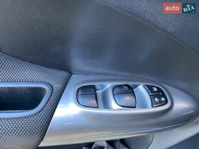 Синий Ниссан Жук, объемом двигателя 1.6 л и пробегом 165 тыс. км за 8650 $, фото 41 на Automoto.ua