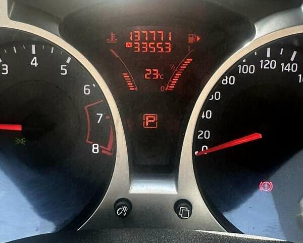 Синий Ниссан Жук, объемом двигателя 1.6 л и пробегом 137 тыс. км за 12500 $, фото 6 на Automoto.ua