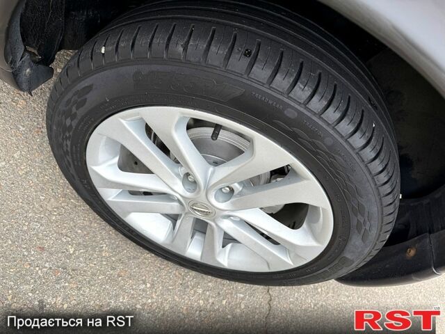 Синій Ніссан Жук, об'ємом двигуна 1.6 л та пробігом 120 тис. км за 12500 $, фото 5 на Automoto.ua