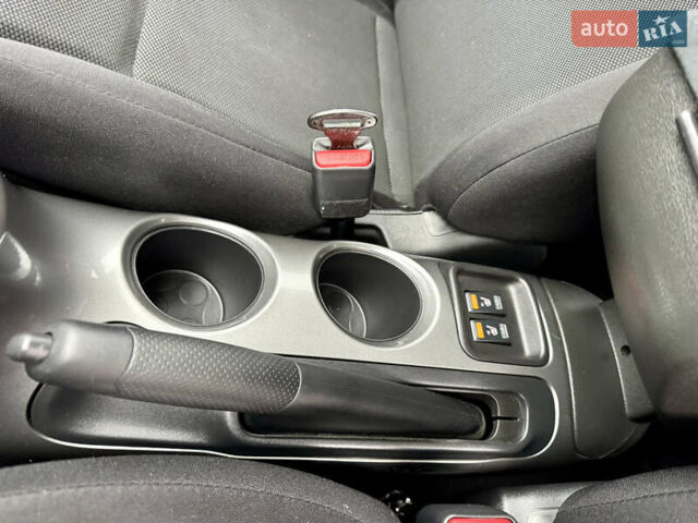 Синий Ниссан Жук, объемом двигателя 1.6 л и пробегом 125 тыс. км за 11490 $, фото 15 на Automoto.ua