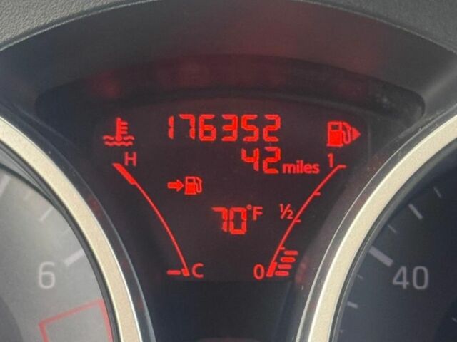 Синий Ниссан Жук, объемом двигателя 1.6 л и пробегом 178 тыс. км за 10900 $, фото 9 на Automoto.ua