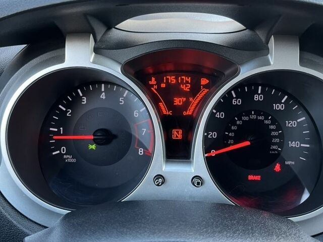 Синий Ниссан Жук, объемом двигателя 1.6 л и пробегом 178 тыс. км за 10900 $, фото 10 на Automoto.ua