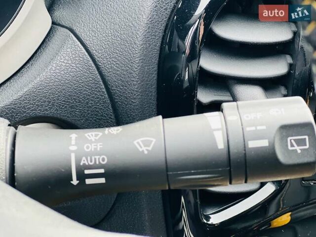 Синій Ніссан Жук, об'ємом двигуна 1.6 л та пробігом 80 тис. км за 14900 $, фото 37 на Automoto.ua