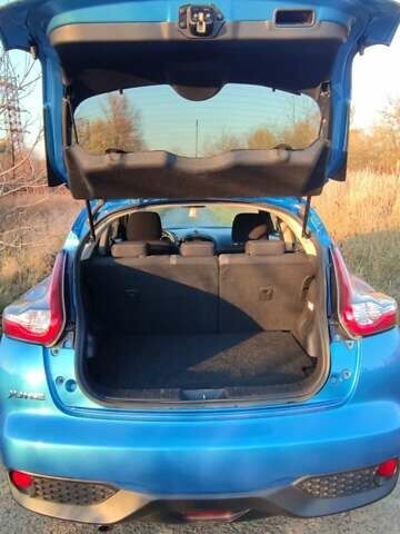 Синий Ниссан Жук, объемом двигателя 1.6 л и пробегом 99 тыс. км за 15000 $, фото 5 на Automoto.ua