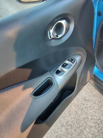 Синий Ниссан Жук, объемом двигателя 1.6 л и пробегом 99 тыс. км за 15000 $, фото 6 на Automoto.ua