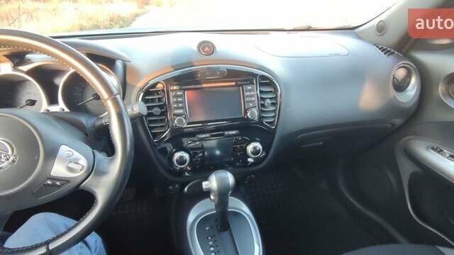 Синий Ниссан Жук, объемом двигателя 1.6 л и пробегом 99 тыс. км за 15000 $, фото 4 на Automoto.ua