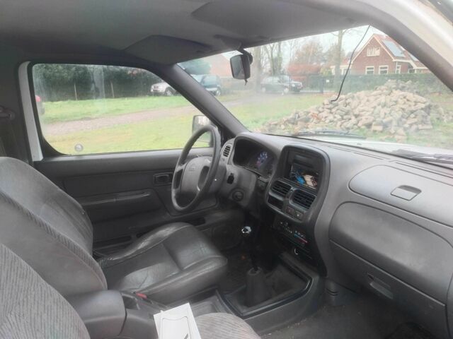 Белый Ниссан Кинг Каб, объемом двигателя 2.5 л и пробегом 256 тыс. км за 5365 $, фото 8 на Automoto.ua