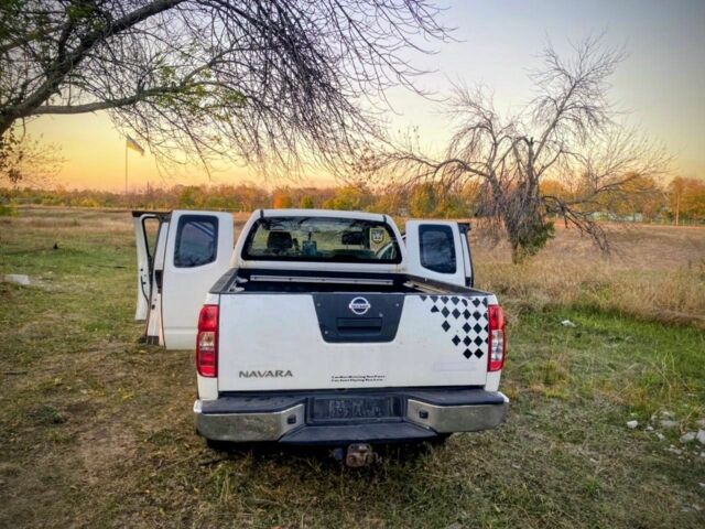 Білий Ніссан Кінг Каб, об'ємом двигуна 2.5 л та пробігом 240 тис. км за 5600 $, фото 5 на Automoto.ua