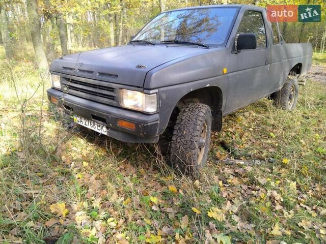 Красный Ниссан Кинг Каб, объемом двигателя 2.4 л и пробегом 400 тыс. км за 6000 $, фото 12 на Automoto.ua