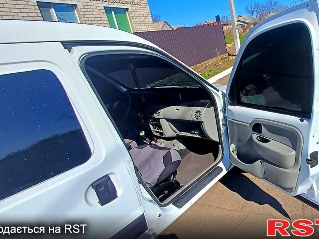 Белый Ниссан Кубистар, объемом двигателя 15 л и пробегом 45 тыс. км за 2999 $, фото 5 на Automoto.ua