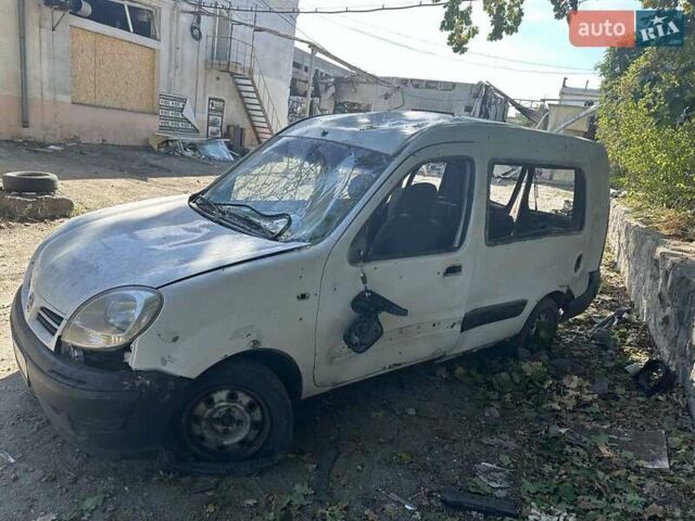 Белый Ниссан Кубистар, объемом двигателя 1.5 л и пробегом 300 тыс. км за 1500 $, фото 3 на Automoto.ua