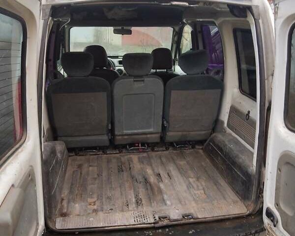 Белый Ниссан Кубистар, объемом двигателя 1.46 л и пробегом 400 тыс. км за 3000 $, фото 4 на Automoto.ua