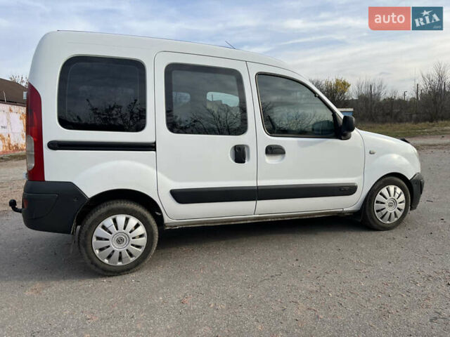 Белый Ниссан Кубистар, объемом двигателя 1.5 л и пробегом 200 тыс. км за 4600 $, фото 1 на Automoto.ua