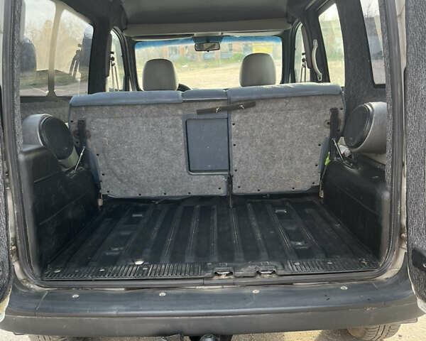 Белый Ниссан Кубистар, объемом двигателя 1.5 л и пробегом 200 тыс. км за 4600 $, фото 9 на Automoto.ua