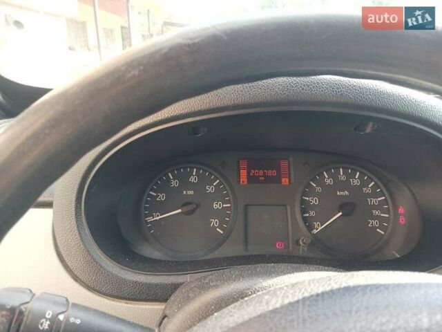 Белый Ниссан Кубистар, объемом двигателя 1.5 л и пробегом 207 тыс. км за 3800 $, фото 4 на Automoto.ua