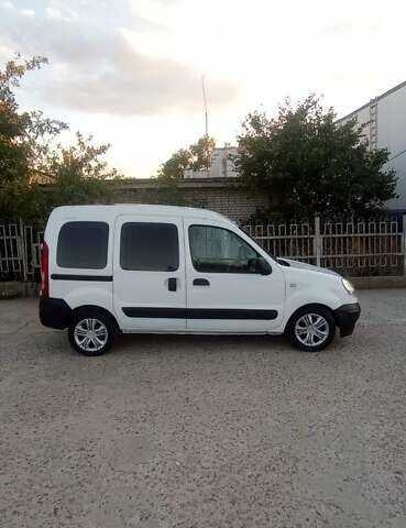 Белый Ниссан Кубистар, объемом двигателя 1.46 л и пробегом 400 тыс. км за 3100 $, фото 2 на Automoto.ua