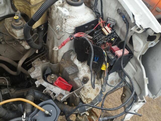 Білий Ніссан Кубістар, об'ємом двигуна 0 л та пробігом 180 тис. км за 700 $, фото 8 на Automoto.ua