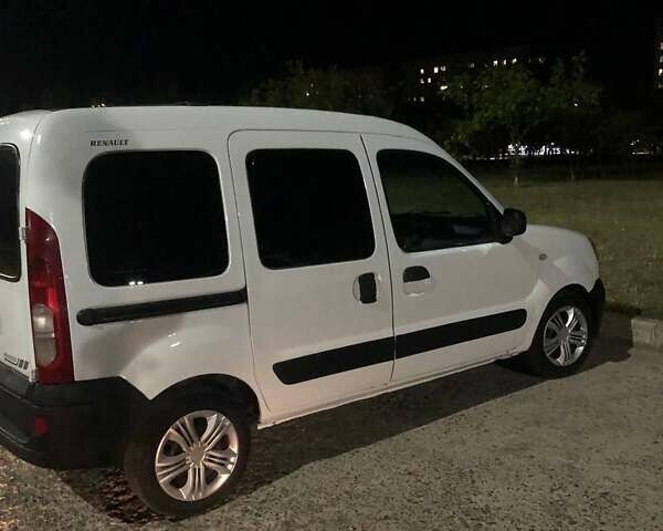 Белый Ниссан Кубистар, объемом двигателя 1.46 л и пробегом 400 тыс. км за 3100 $, фото 12 на Automoto.ua