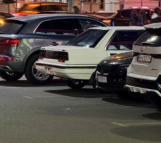 Белый Ниссан Лэнгли, объемом двигателя 1.7 л и пробегом 287 тыс. км за 999 $, фото 2 на Automoto.ua