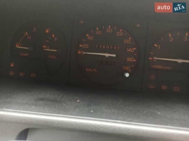 Серый Ниссан Лэнгли, объемом двигателя 0 л и пробегом 160 тыс. км за 1500 $, фото 3 на Automoto.ua