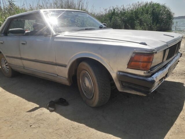 Красный Ниссан Лаурел, объемом двигателя 2.8 л и пробегом 500 тыс. км за 1300 $, фото 6 на Automoto.ua