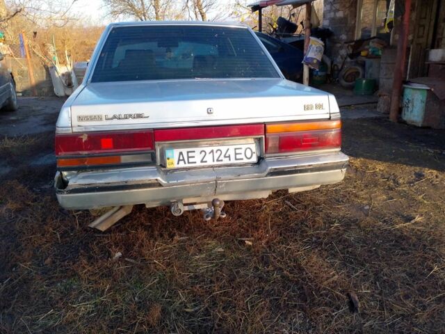 Серый Ниссан Лаурел, объемом двигателя 2.8 л и пробегом 250 тыс. км за 800 $, фото 3 на Automoto.ua