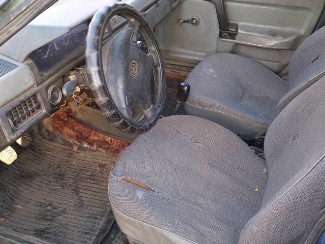 Серый Ниссан Лаурел, объемом двигателя 2.8 л и пробегом 250 тыс. км за 800 $, фото 5 на Automoto.ua