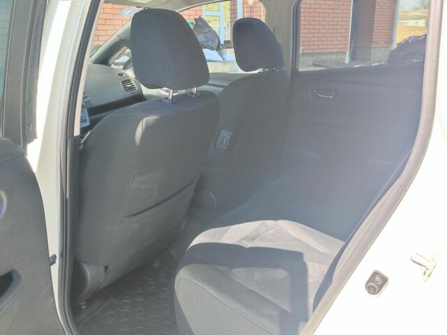 Белый Ниссан Лиф, объемом двигателя 0 л и пробегом 107 тыс. км за 10300 $, фото 8 на Automoto.ua