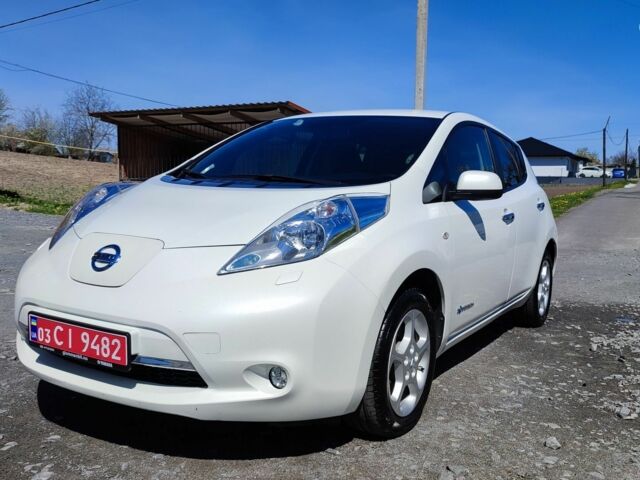 Белый Ниссан Лиф, объемом двигателя 0 л и пробегом 107 тыс. км за 10300 $, фото 7 на Automoto.ua