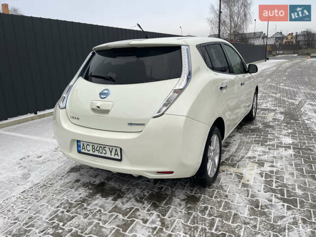 Белый Ниссан Лиф, объемом двигателя 0 л и пробегом 140 тыс. км за 4300 $, фото 7 на Automoto.ua