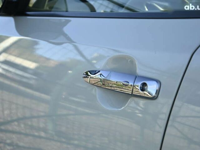 Белый Ниссан Лиф, объемом двигателя 0 л и пробегом 142 тыс. км за 5800 $, фото 7 на Automoto.ua