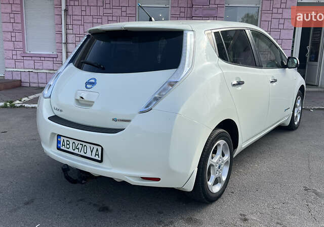 Белый Ниссан Лиф, объемом двигателя 0 л и пробегом 140 тыс. км за 6000 $, фото 2 на Automoto.ua