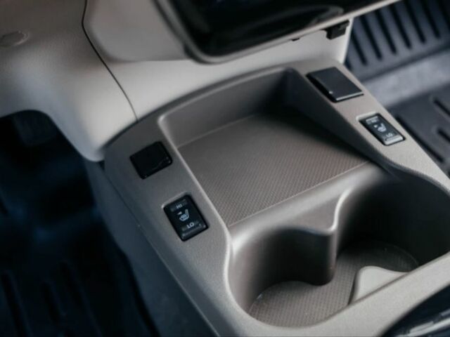 Белый Ниссан Лиф, объемом двигателя 0 л и пробегом 134 тыс. км за 4300 $, фото 21 на Automoto.ua